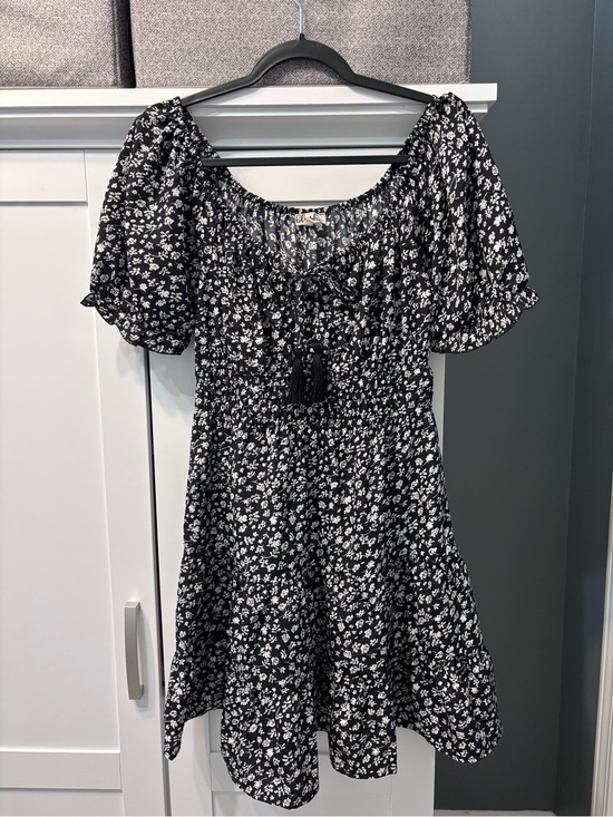 Blush Dresses & Skirts - Blush Floral Puff Sleeve Mini Dress Size M Black White Tie Front Ruffle NWOT